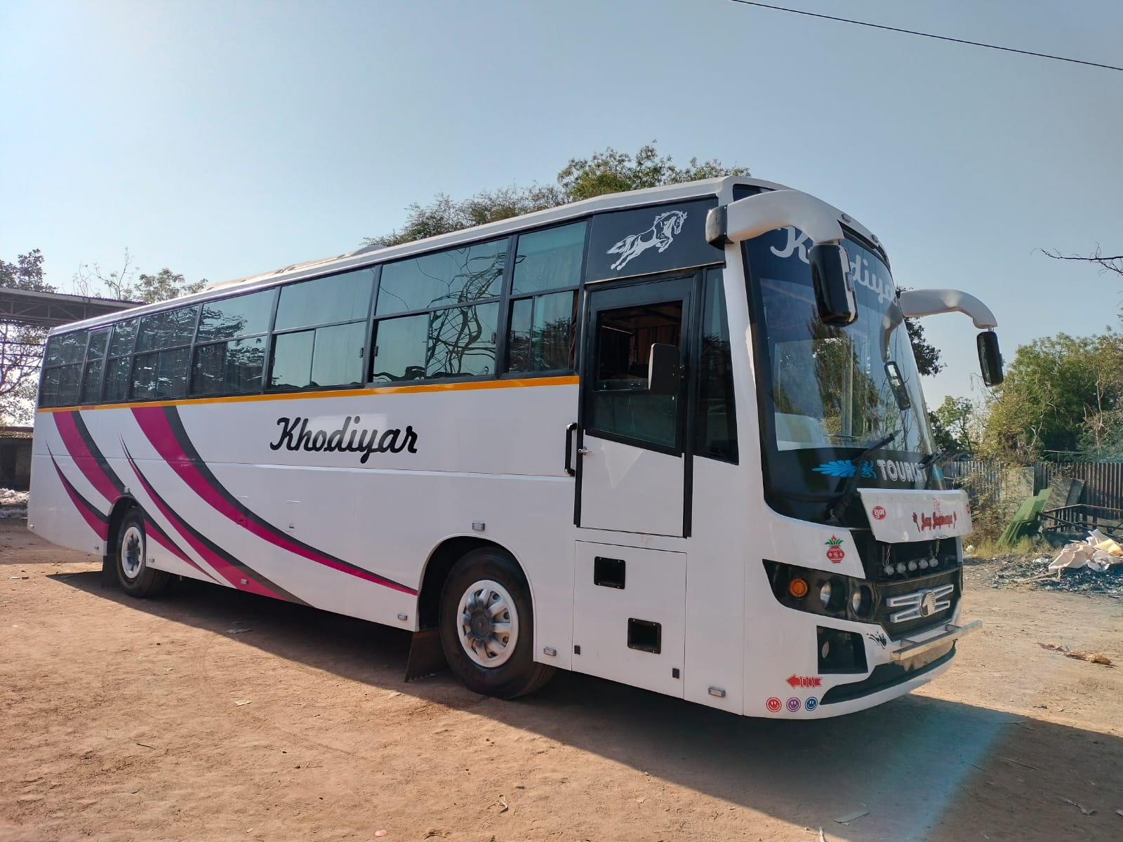 luxury-bus-hire-in-ahmedabad